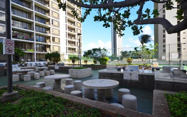 Waikiki Banyan 912 Your Luxurious Escape to Paradise