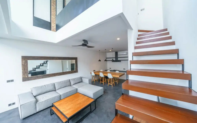 Loft Carolyn