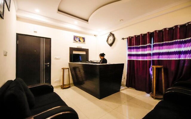 Uphill Courtyard by OYO Rooms