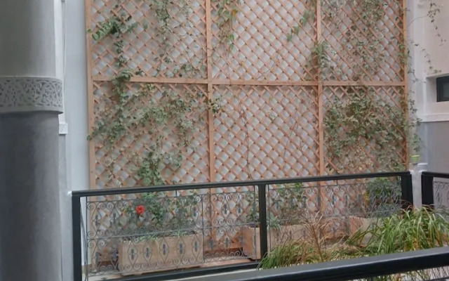 Riad étoile ocre