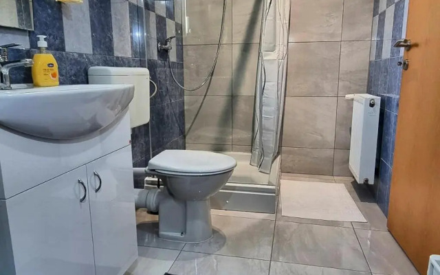Apartment & Rooms Corina