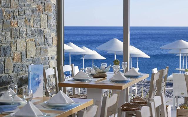 Coriva Beach Hotel & Bungalows