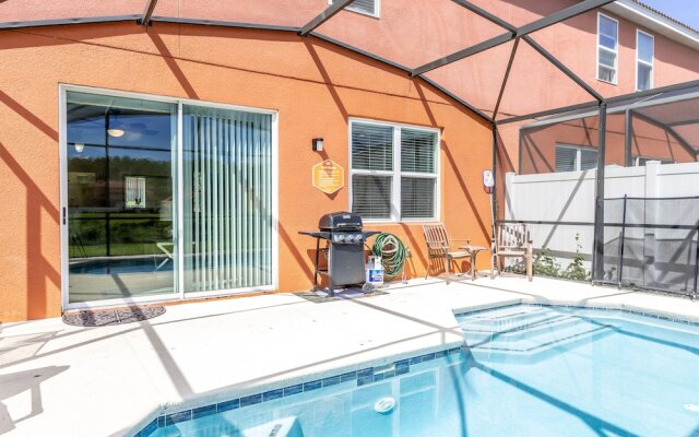 Fantastic Townhome With Pvt Pool and Lake View Near Disney by Redawning