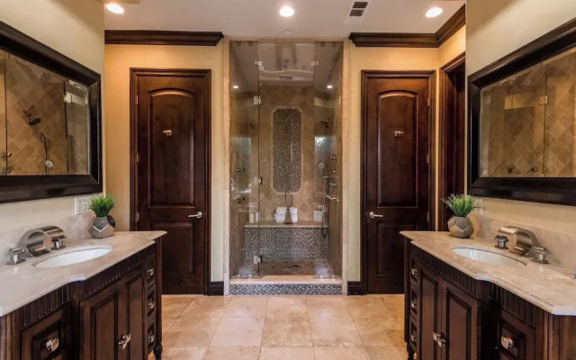 Robmar Mansion - Beverly Hills Mediterranean Estate With Pool & Sport Court