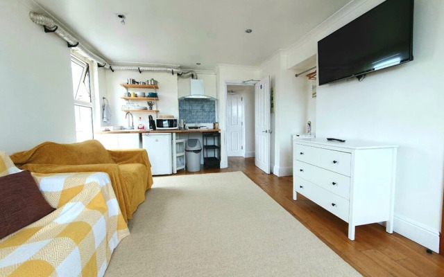 Reef Lodge Apartments