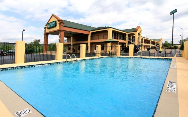 Quality Inn Adairsville - Calhoun South