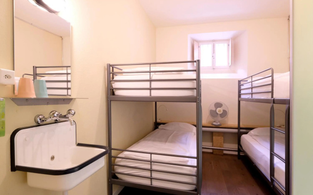 Barabas - Hostel – Guest Rooms – Lucerne