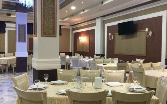 Lara Hotel