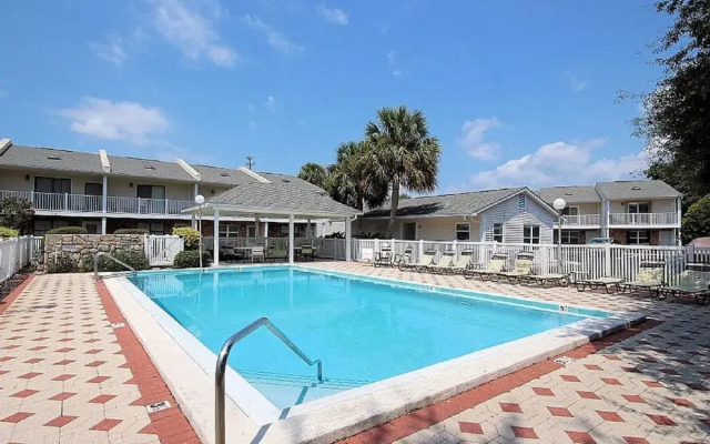 Woodland Shores Beach Resort by Panhandle Getaways