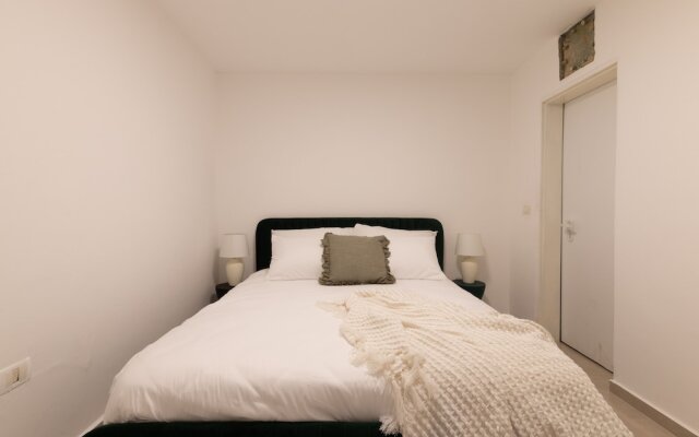 Huge & Lovely Unit 2BR 2BT By the beach