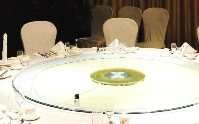 Yantai Celebrity Hotel