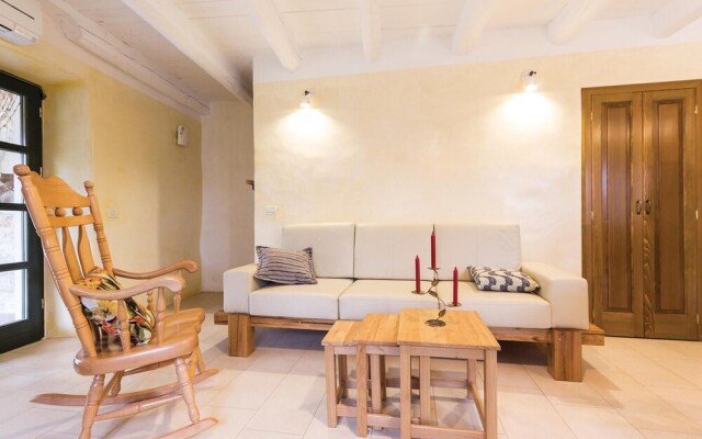 Awesome Home in Sisan With Wifi and 2 Bedrooms