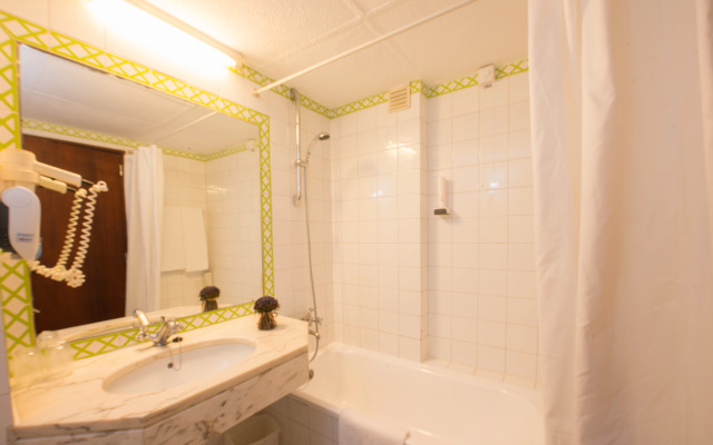 Holiday Inn Express and Suites Lisbon Principe Real by IHG