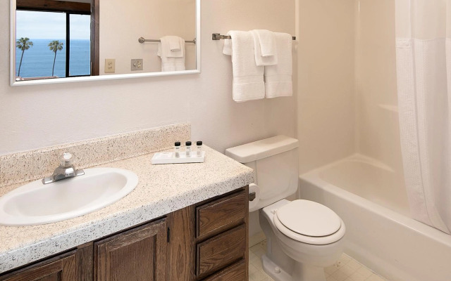 La Jolla Cove Suites
