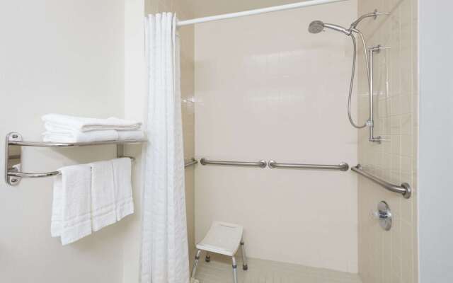 Super 8 by Wyndham Morgantown