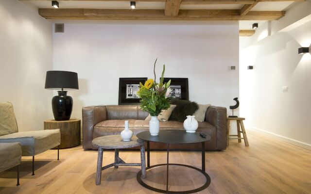 Modern & Luxurious 2 Bedroom Apartment