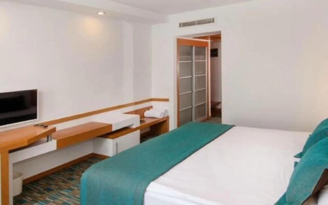 Ladonia Hotels Adakule	