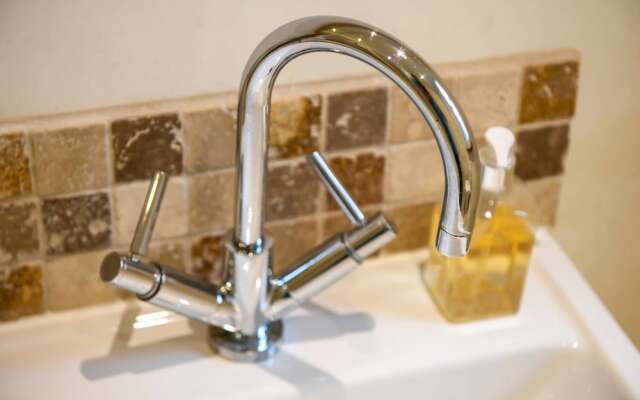 JOIVY Perfect Location! - Stylish & Cosy Rose St Apt