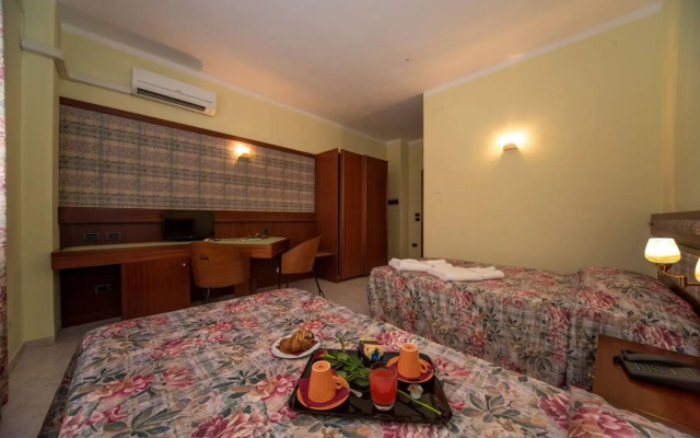New Petit Hotel