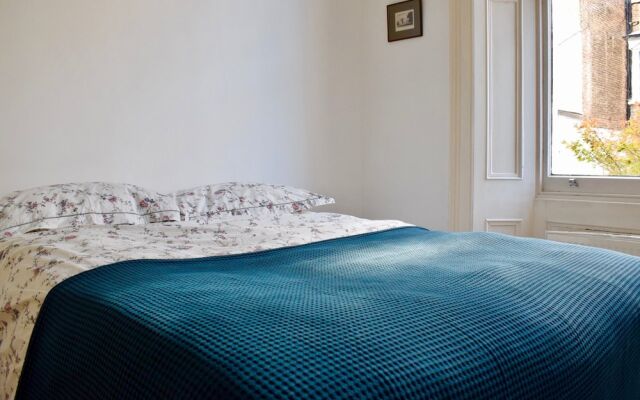 1 Bedroom Townhouse Apartment in Notting Hill