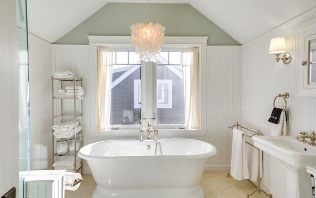 Oceanfront Moclips Escape w/ Deck & Beach Access!