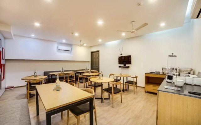 OYO Flagship 15228 South City2