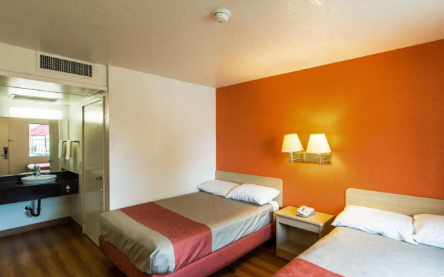 Motel 6 Redding, CA - North