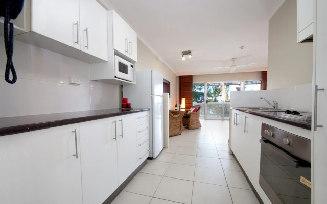 On Palm Cove Beachfront Apartments