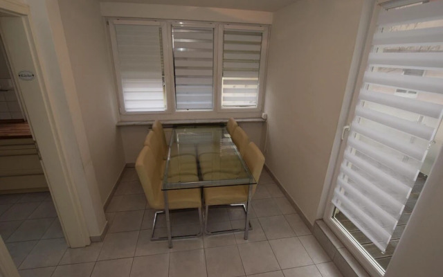 AB Apartment 25