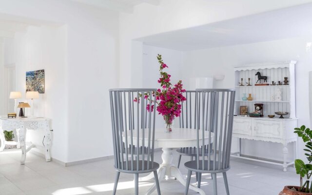 Archipelagos Hotel