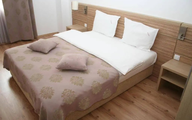 Top Rooms Aparthotel