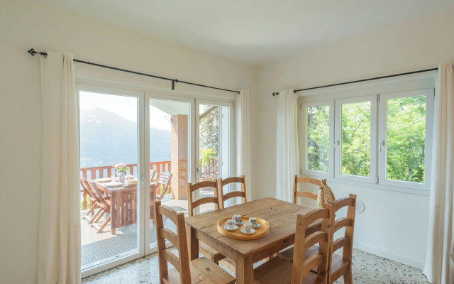 Top Lake View Villetta by Rent All Como