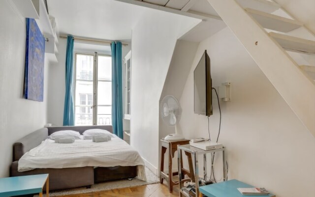 4 people In the heart of Saint Germain des Près by Weekome