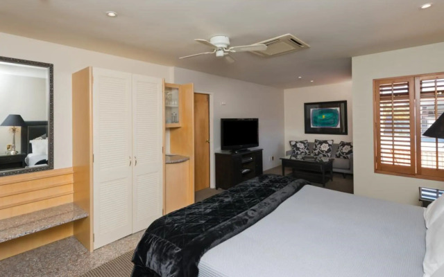Oasis Beach Motel