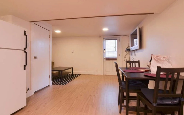 Seattle Vacation Home: The Dawg Pound