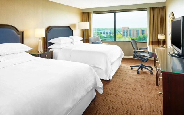 Sheraton Lisle Naperville Hotel