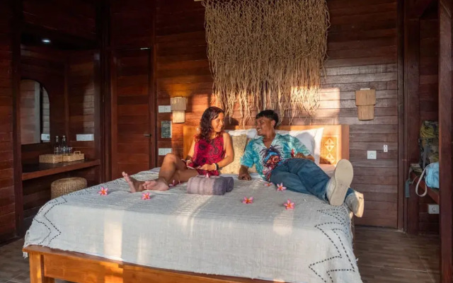 Mad Monkey Nusa Lembongan