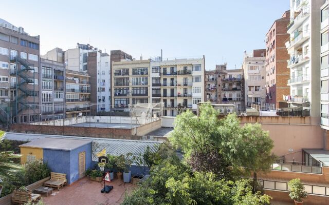 1402 - Elegant City Centre Apartment