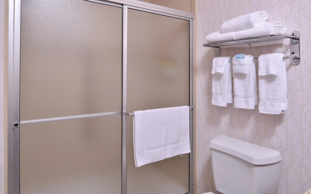 Holiday Inn Express Hotel & Suites Pittsburg by IHG