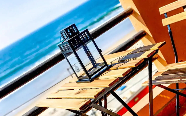 BEACHFRONT Relaxation 1 Bedroom Apt