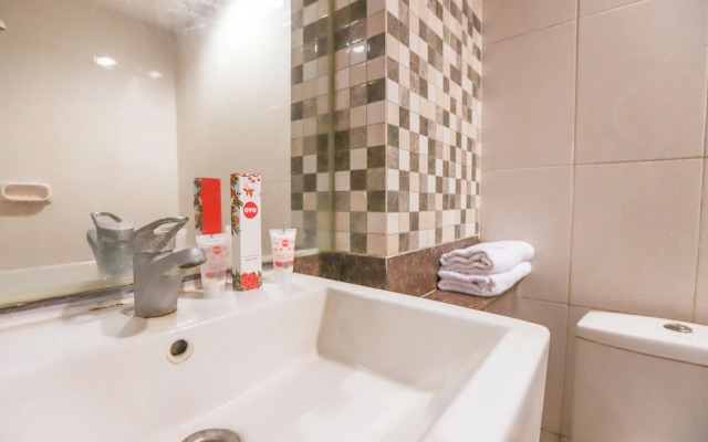 OYO 467 Penthouse Hotel