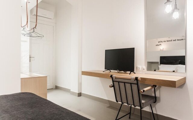 Monk Monastiraki Suites