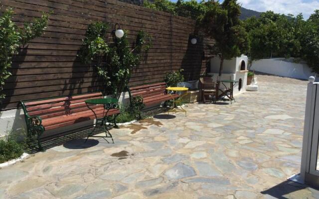 Stavros Apartments
