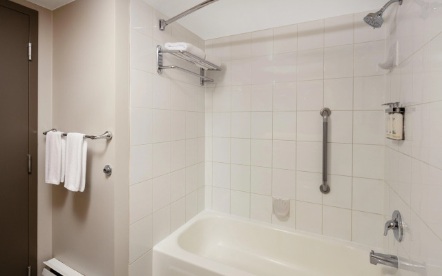 Holiday Inn Vancouver Airport- Richmond by IHG
