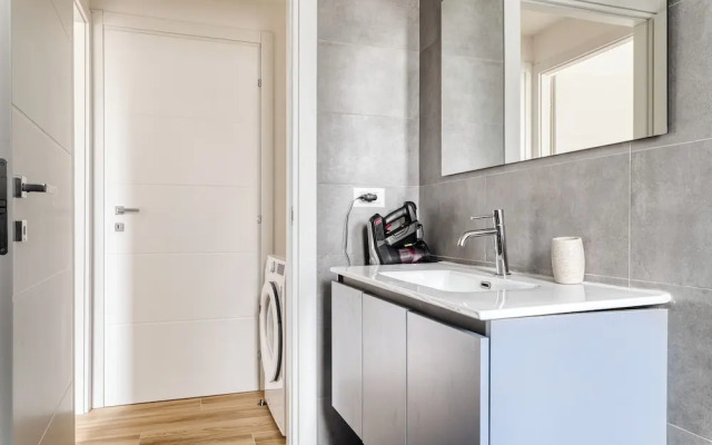 Stylish 2-Bedroom flat near CityLife