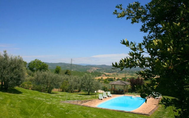 Wonderful private villa with WIFI, private pool, TV, pets allowed and parking, close to Arezzo