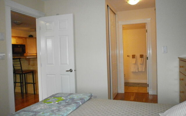 Kaslo Bay Condominium