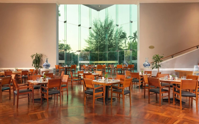Inya Lake Hotel