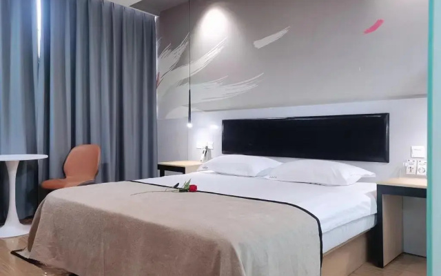 Shankee Chain Hotel (Luzhou High-speed Railway Station Southwest Trade City)
