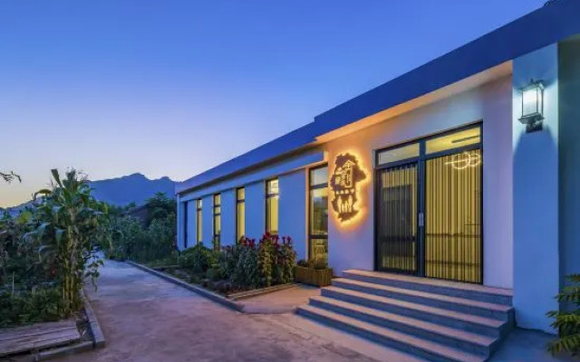 Longqingxia Tongluyushe Private Tang Parent-child Homestay